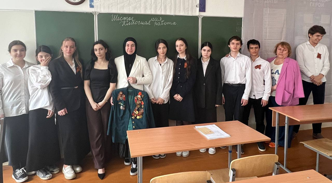 Сотрудники Минюста Дагестана провели лекцию для учащихся 11 класса школы №56 г. Махачкалы на тему "Великая Отечественная война: уроки истории и наследие"